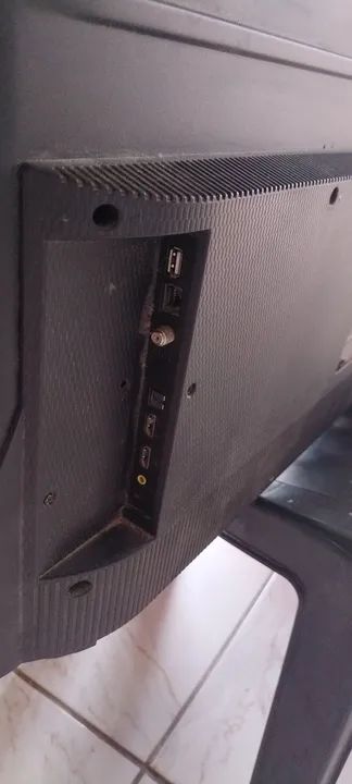 TV TCL 43polegadas vendo com defeito na tela mas funciona aceita proposta  - Foto 4