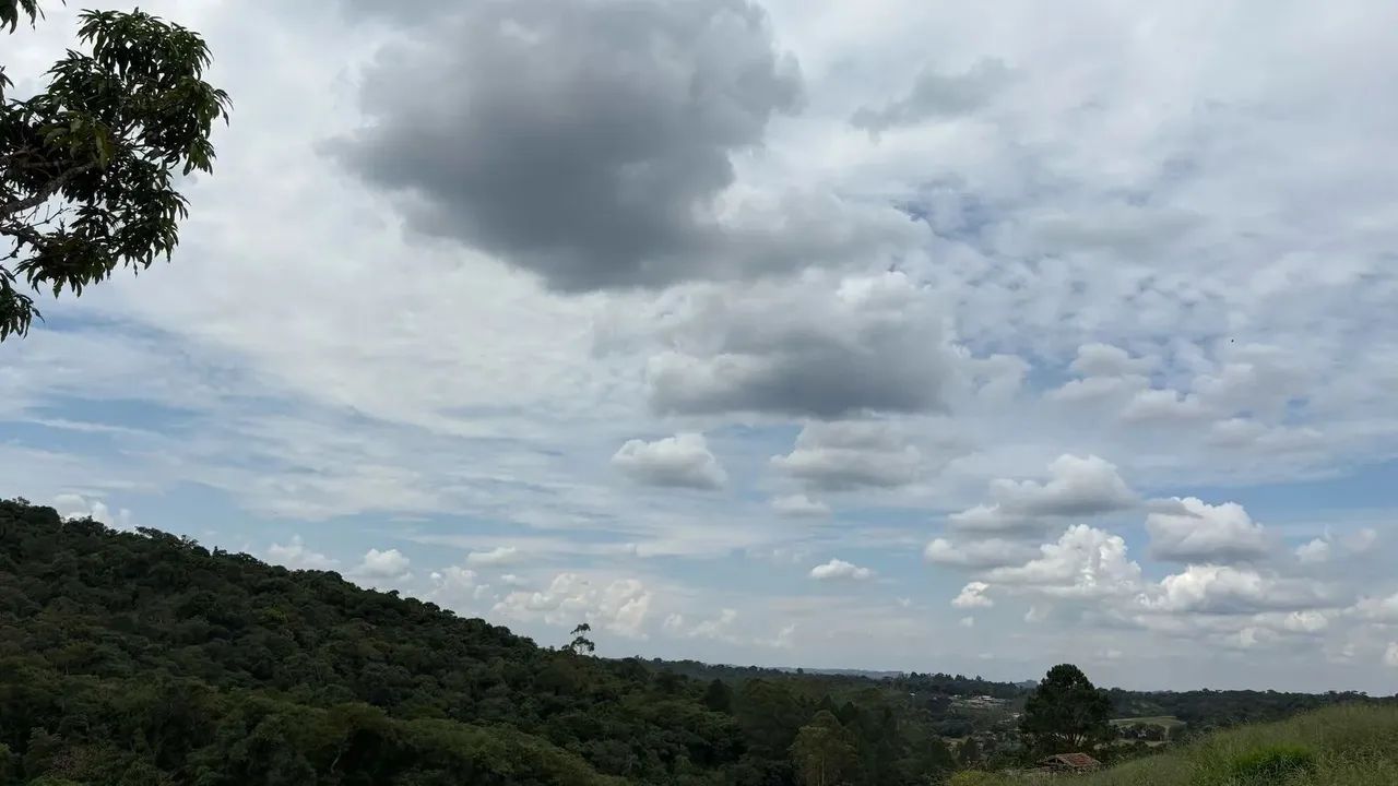 SUA CASA DOS SONHOS EM UM LOCAL TRANQUILO! - Foto 6