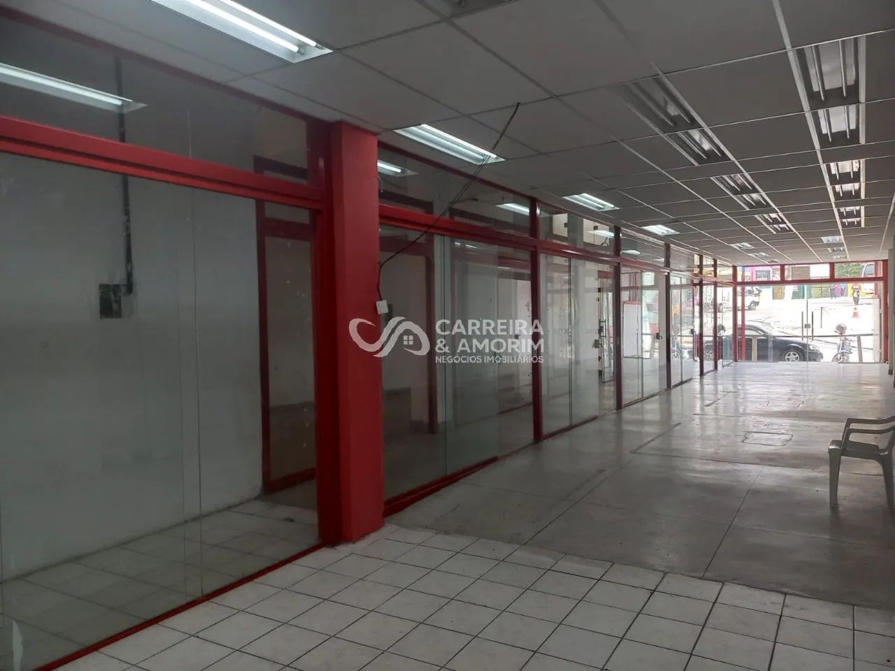 ALUGO PONTO COMÉRCIAL COM 160m², PARQUE SANTO ANTÔNIO, JARDIM SÃO LUIS, FABRICA DE CULTURA - Foto 2