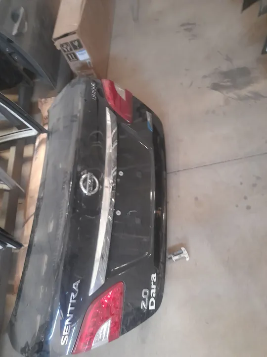 Porta Malas Nissan Sentra 2.0 Dara