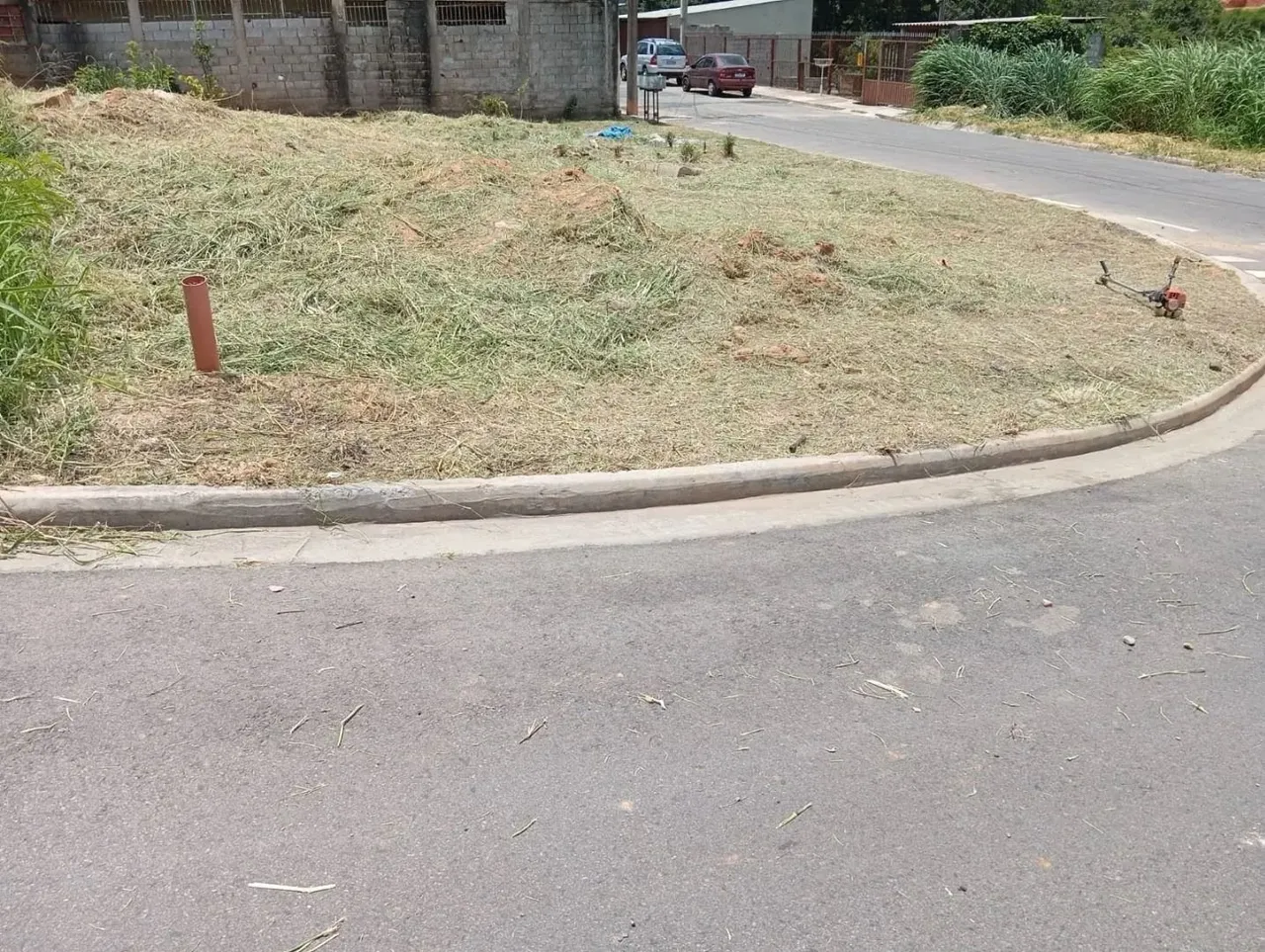 Terreno em Parque Petrópolis - Várzea Paulista