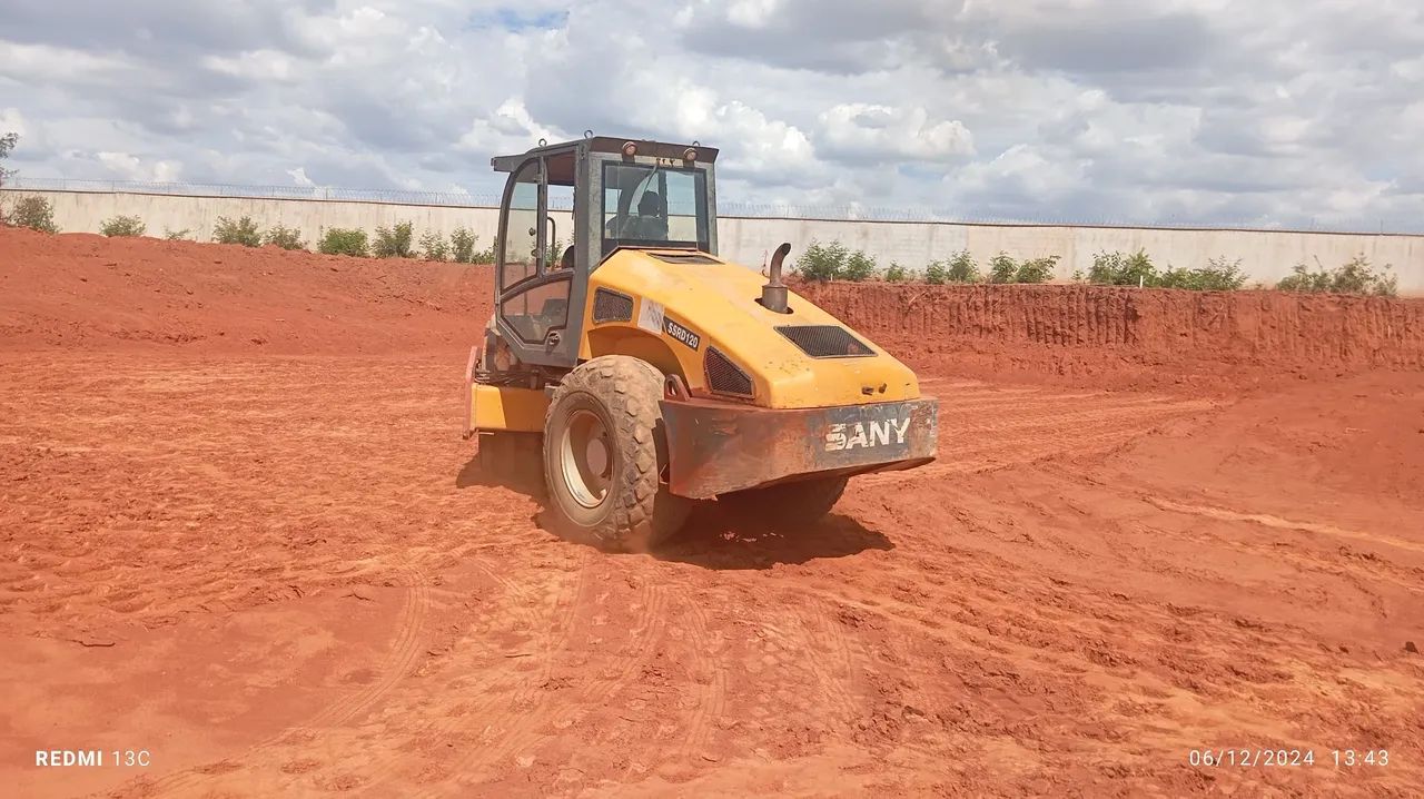 Locações e serviço de terraplanagem  - Foto 2