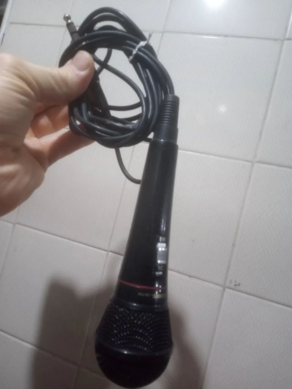 microfone Coby com cabo para amplificador