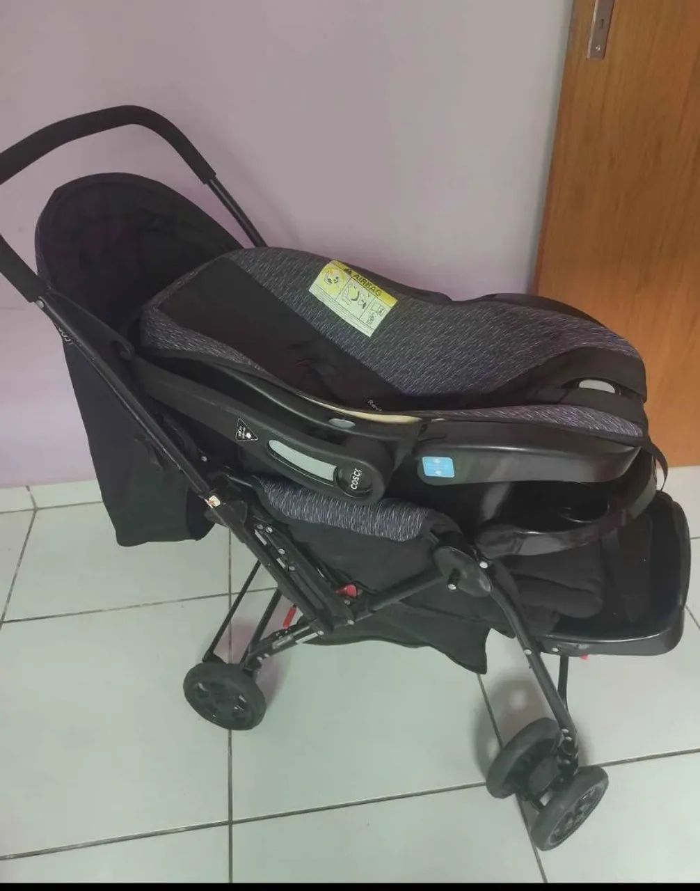 Carrinho e bebê conforto