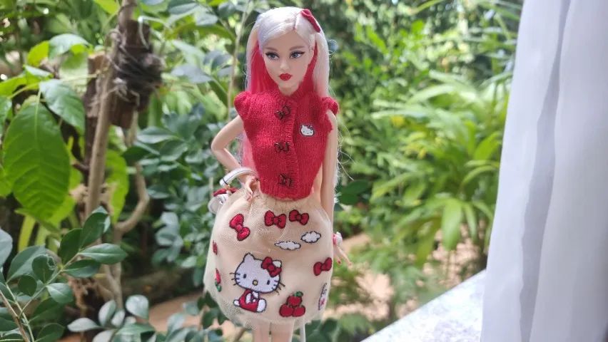 Barbie Hello Kitty 2017 Gold Label - Foto 5