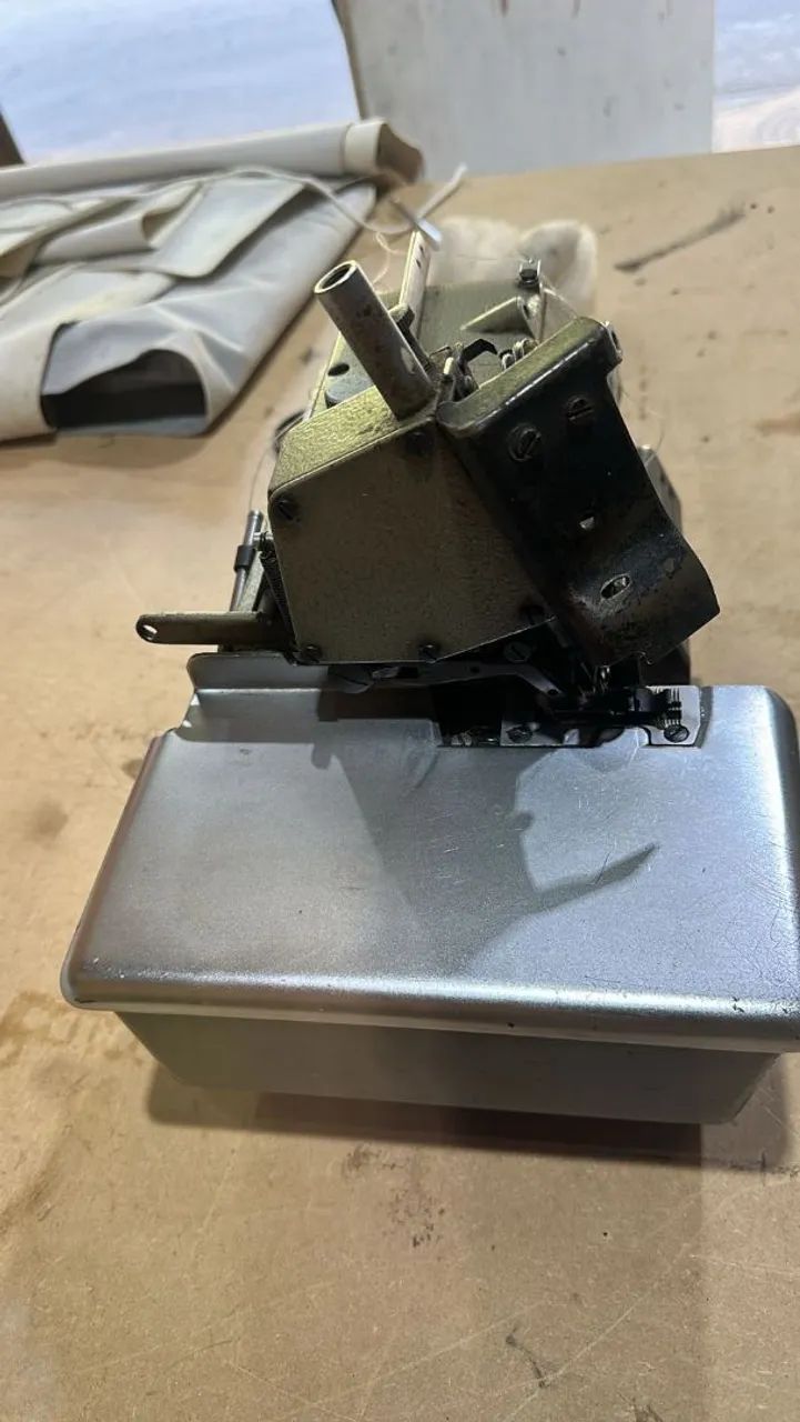Máquina de overloque  - Foto 4