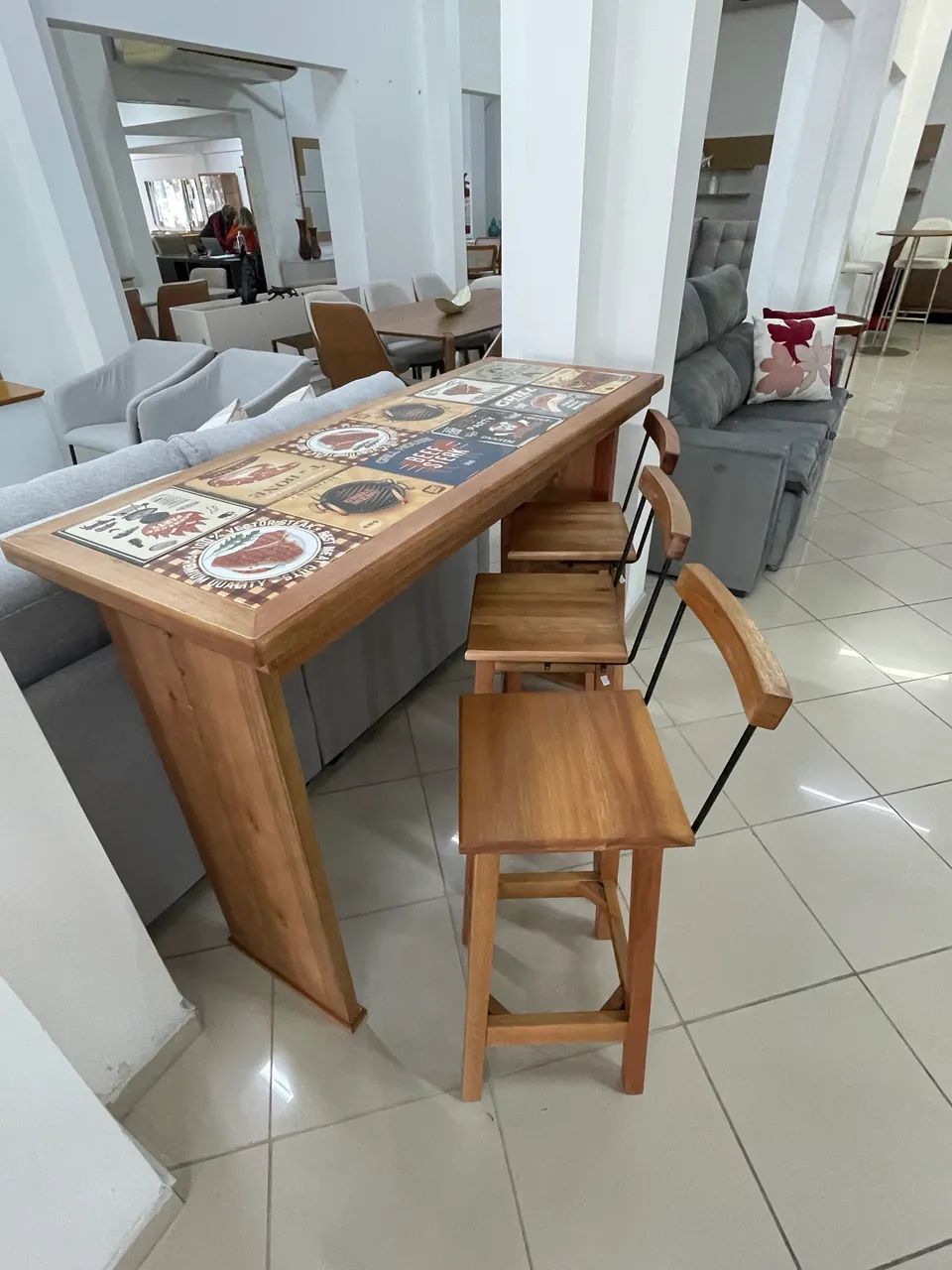 Bistrô com  banquetas