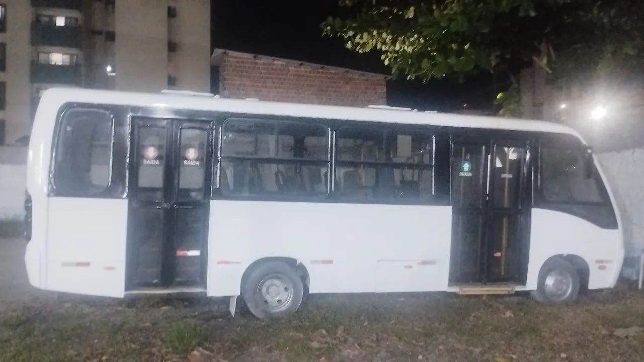 Vendo ou troco micro-ônibus neobus 21 lugares motor MWM série 12 - Foto 3