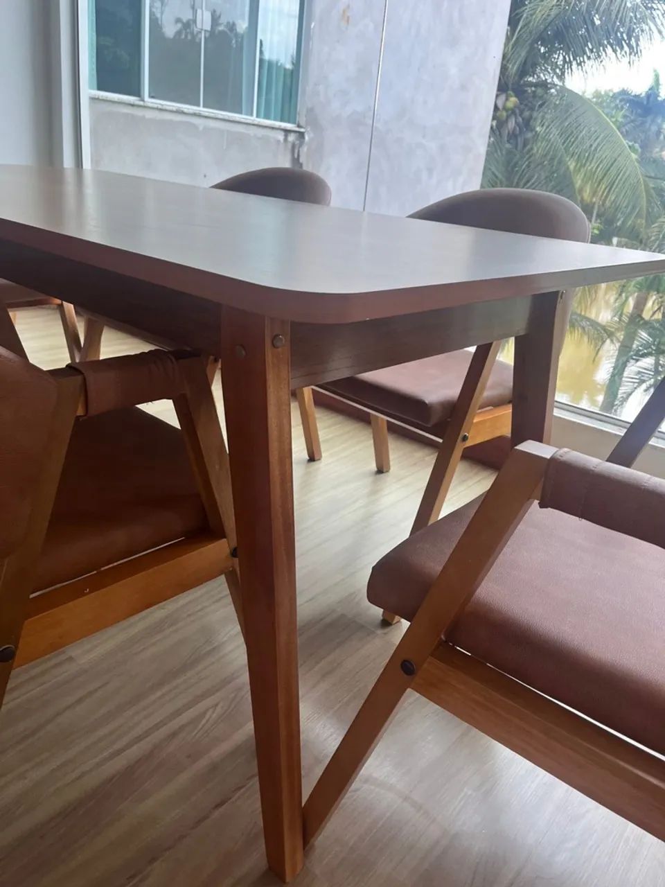 VENDO MESA DE JANTAR NOVA - R$ 600,00