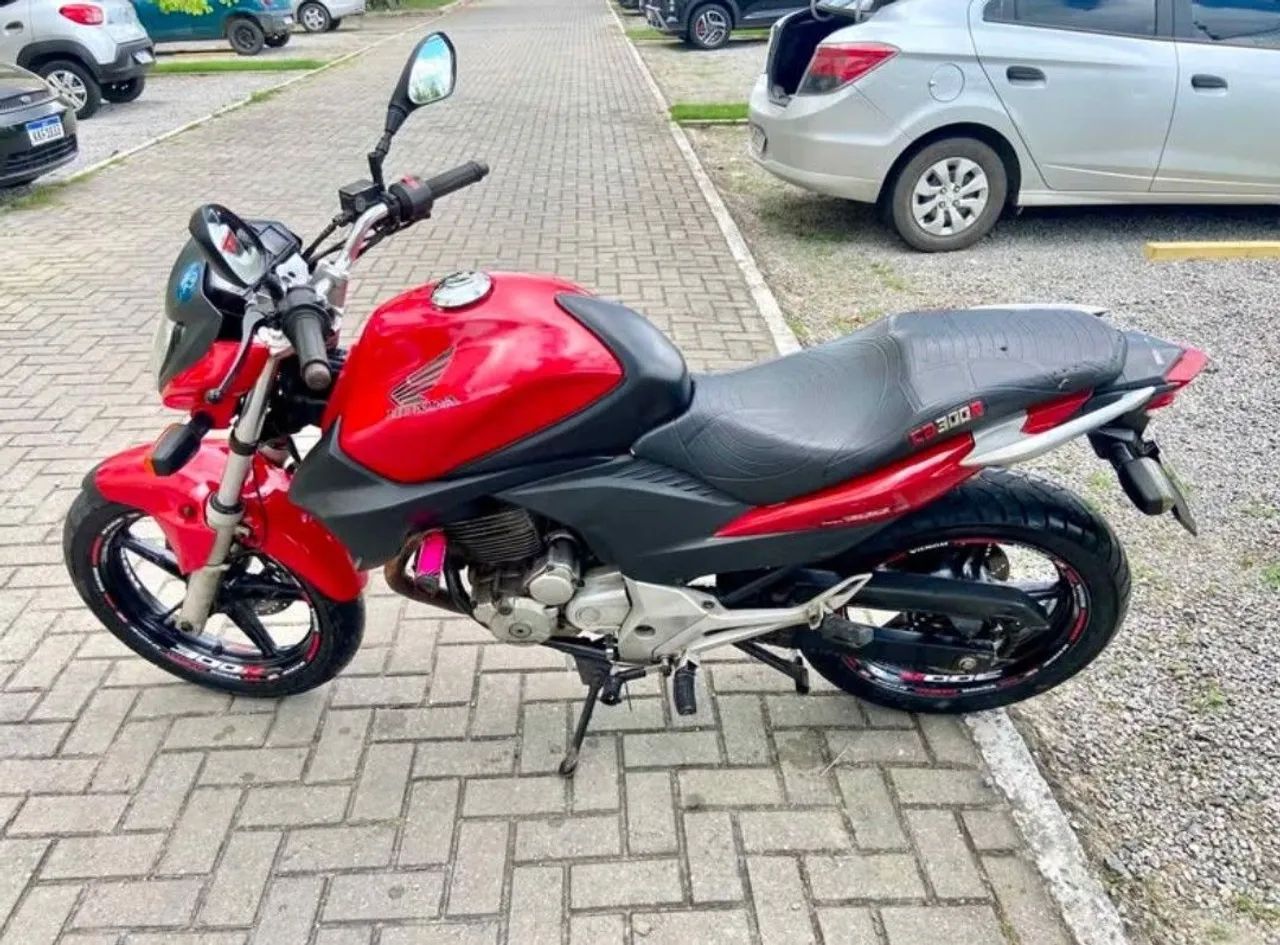 CB300 2012 - Foto 2