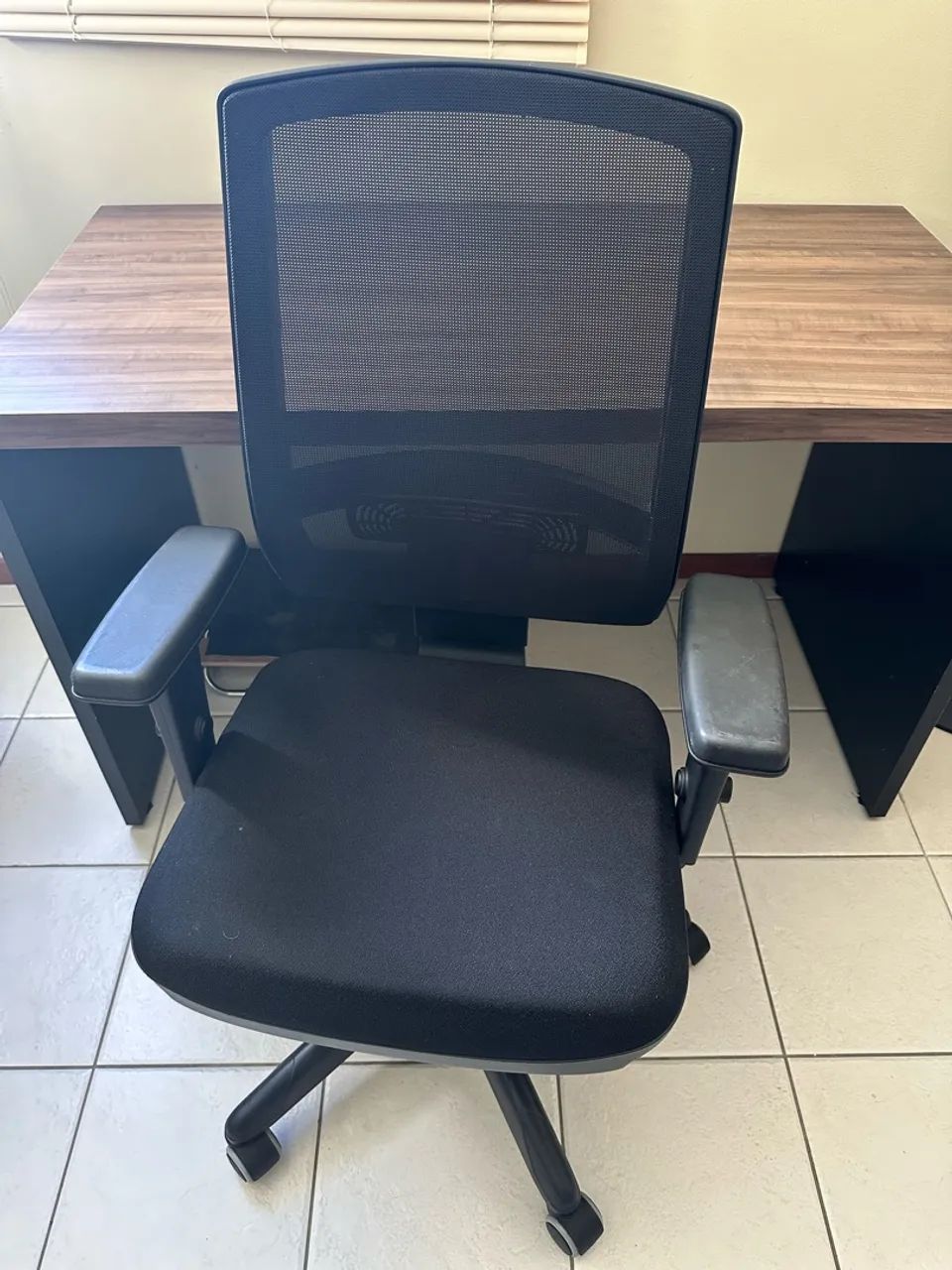 Cadeira de Escritório Giratória com Tela Mesh