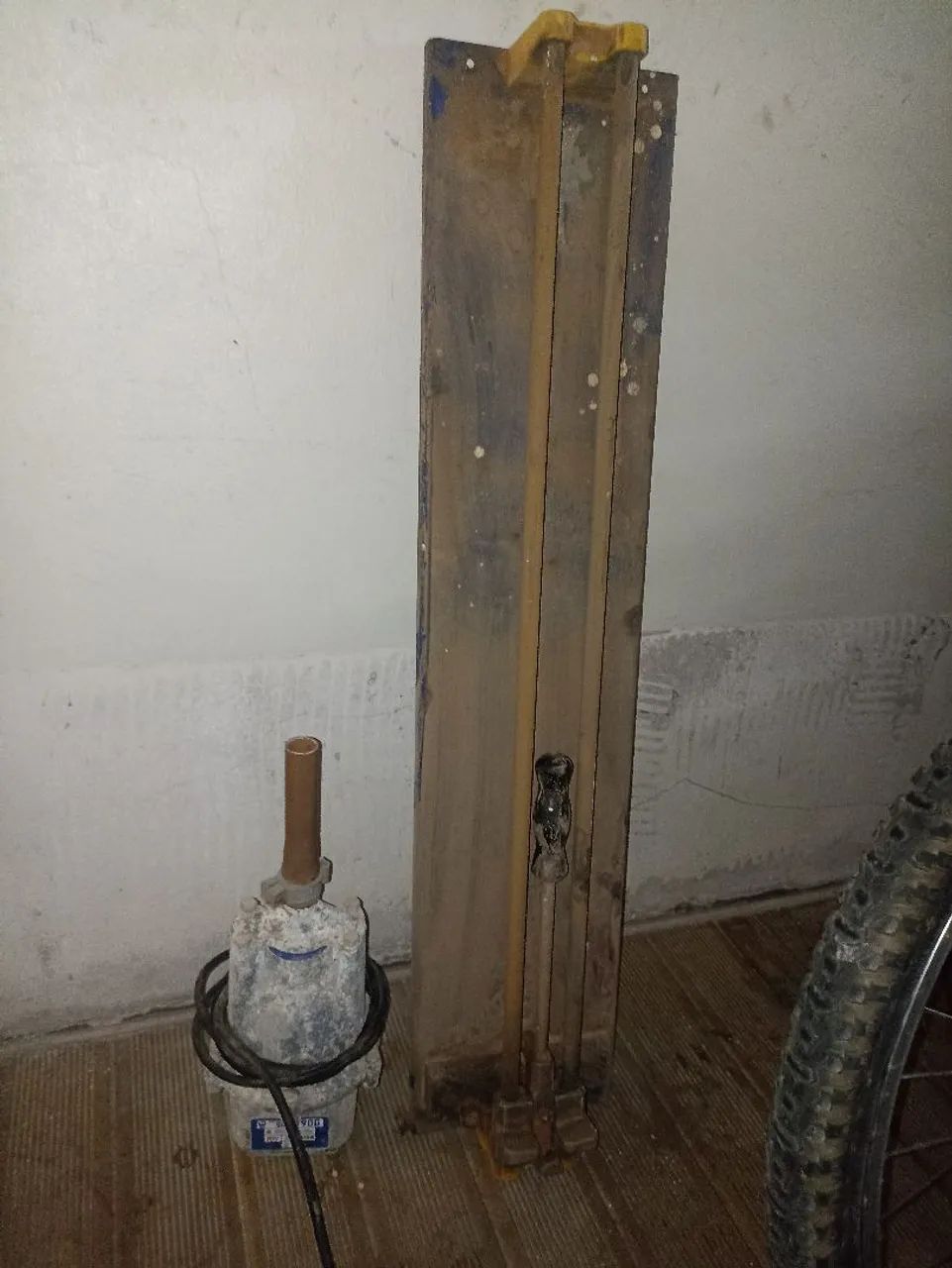 Vendo ferramentas e bomba d'água 65675272069378122