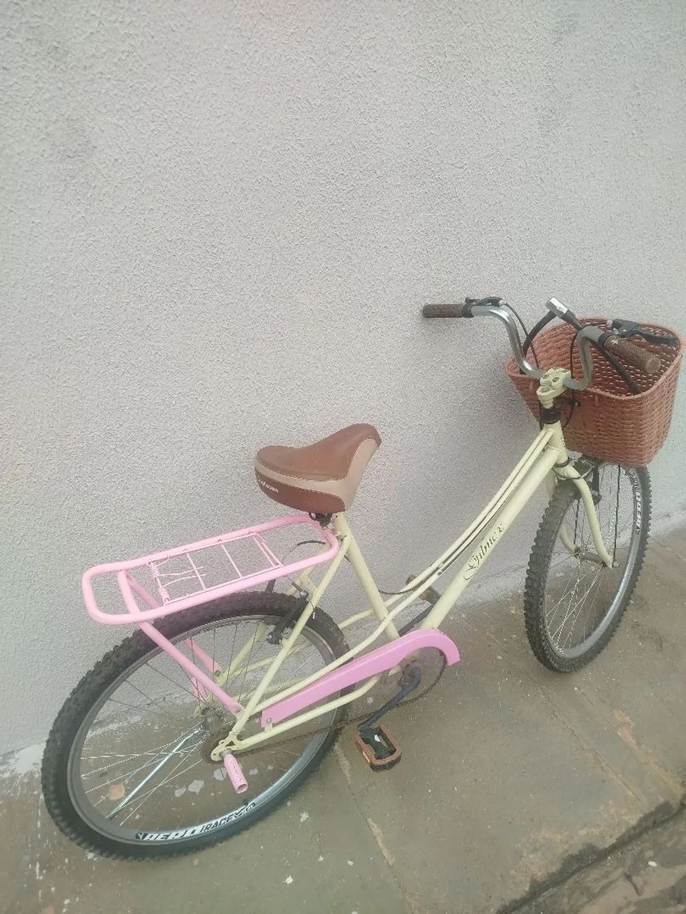 Vende - se bicicleta 
