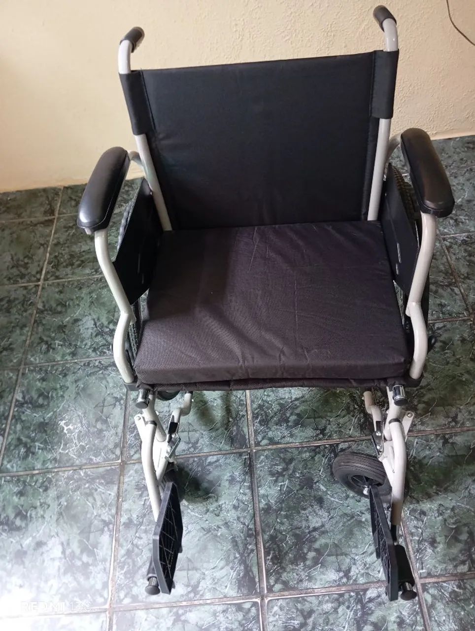 Cadeira de roda dobrável nova  - Foto 5