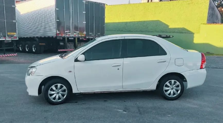 Toyota Etios 2013