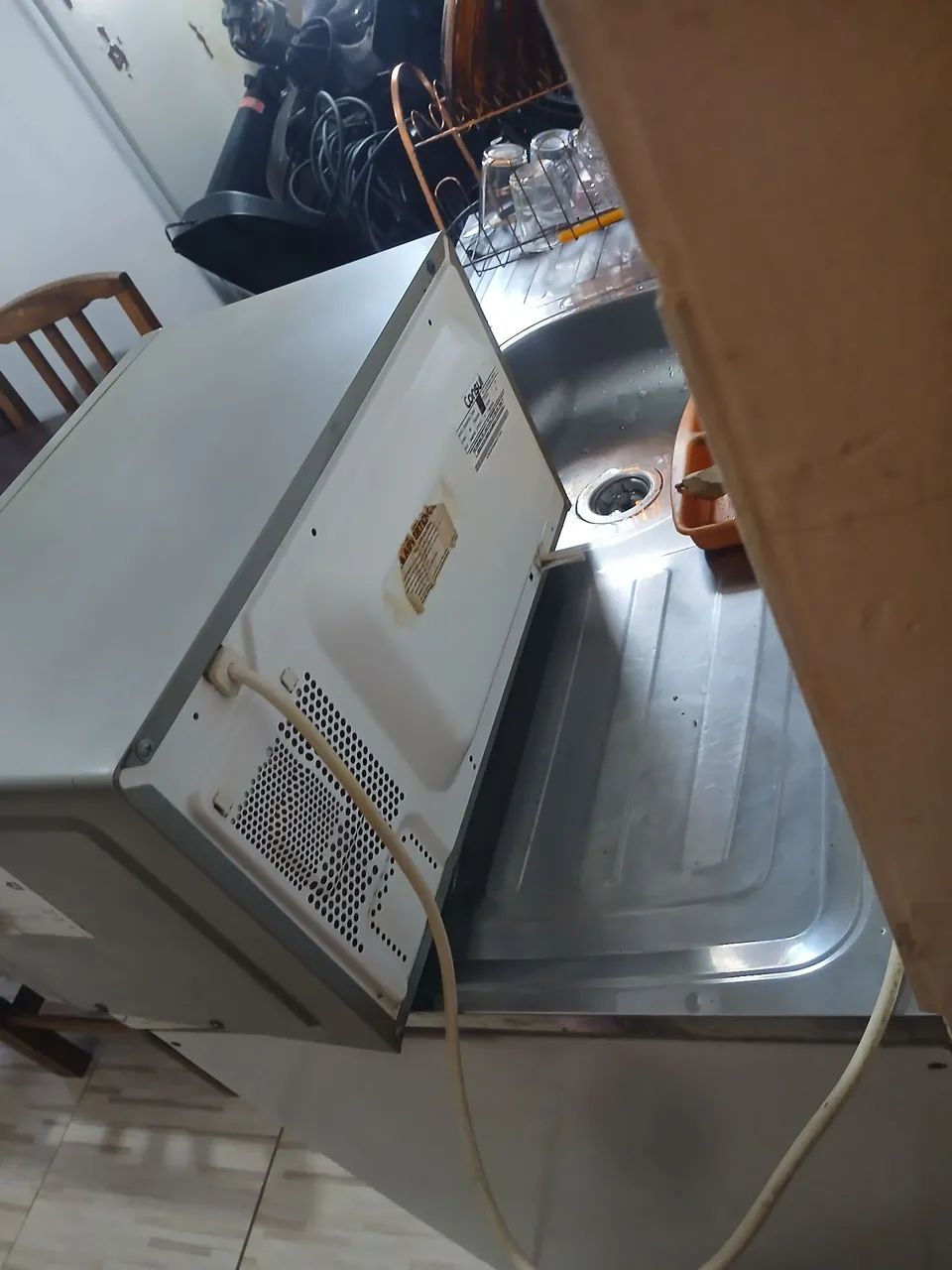 Micro-ondas funcionando 20L 100reais  - Foto 3