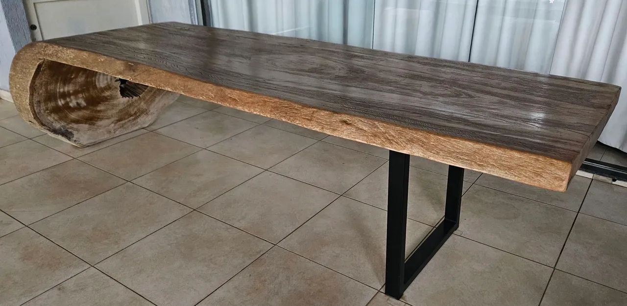 Mesa madeira maciça 