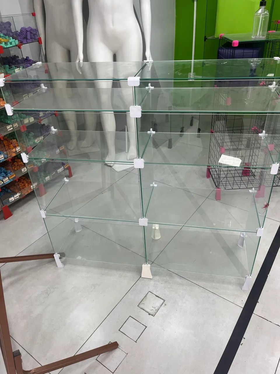 Vendo balcão  td em vidro 