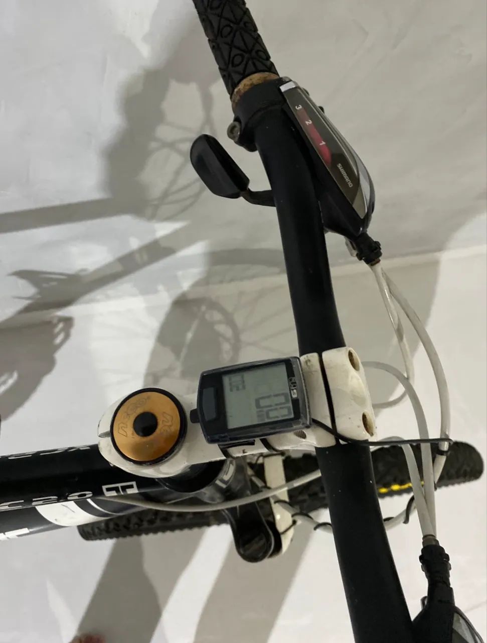 Bicicleta First MTB, aro 26, em ótimo estado de conservação e pronta para uso. - Foto 2