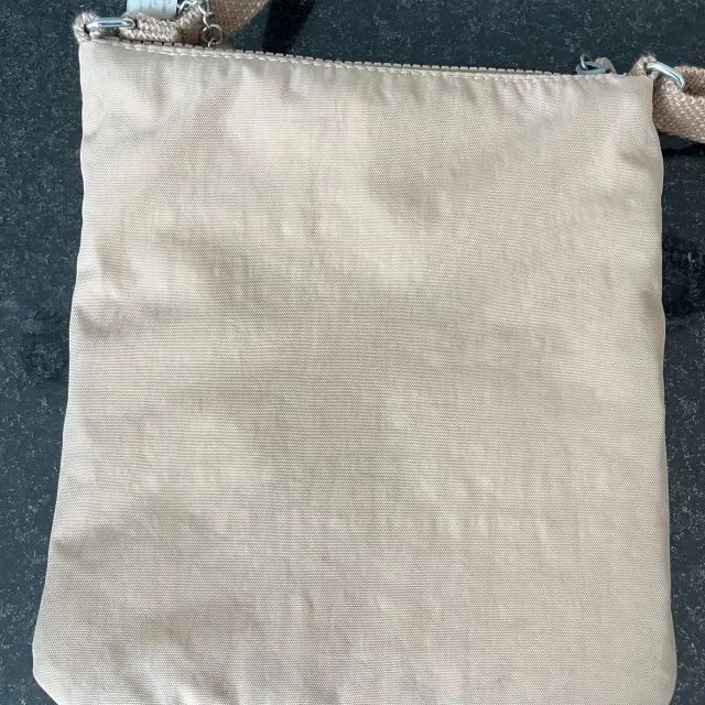 Bolsa Kipling original nova  - bege - Foto 3