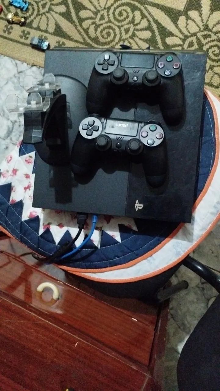 PS4 usado porém em bom estado 