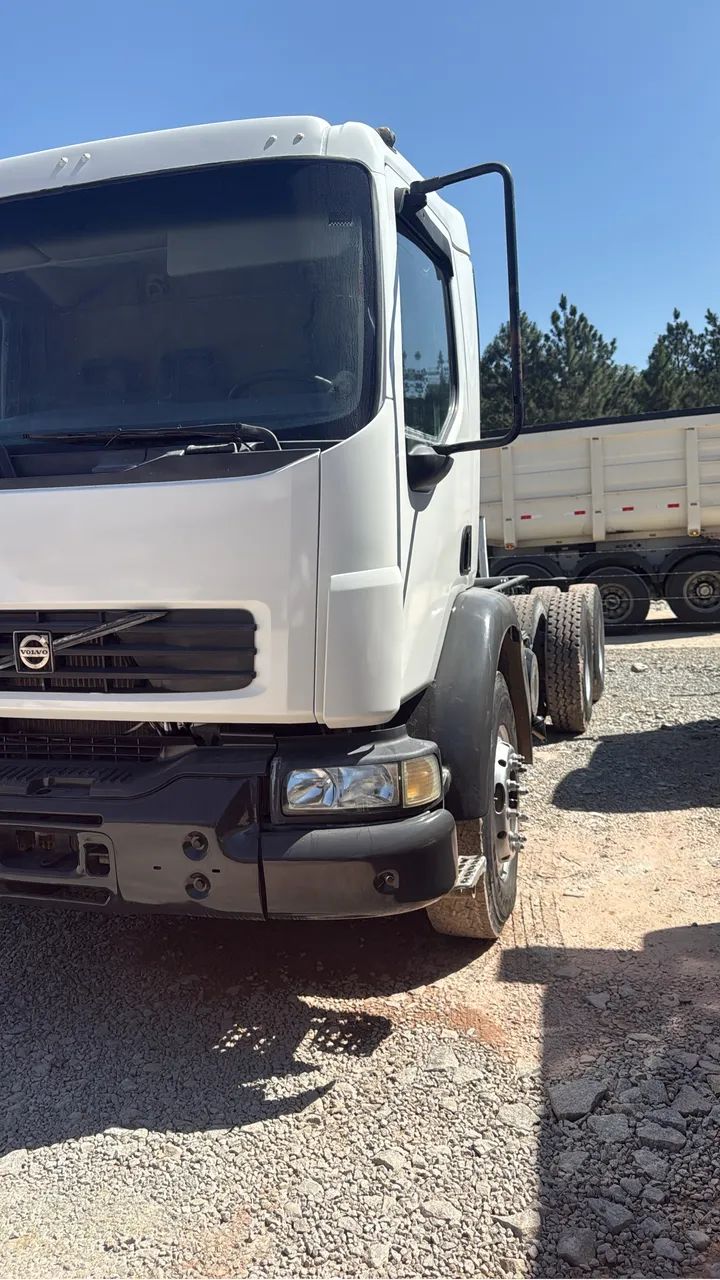Caminhão VM 260 6x4 - Foto 2
