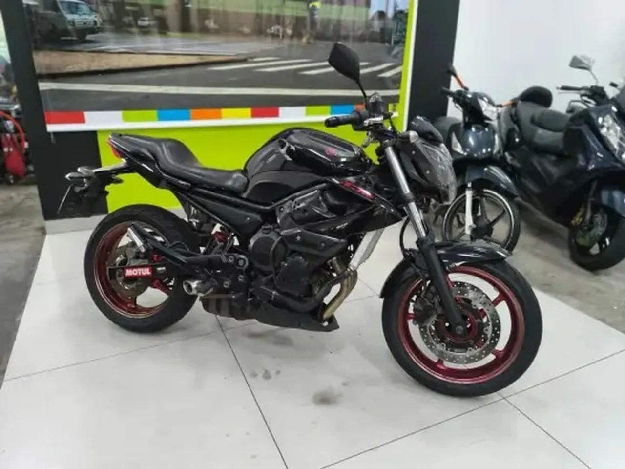 YAMAHA XJ6 N - Foto 2