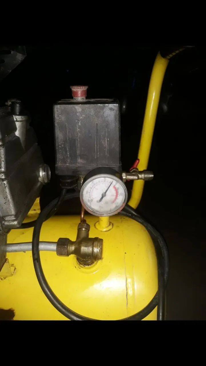 Compressor de ar da marca Vonder 24 litros  - Foto 3