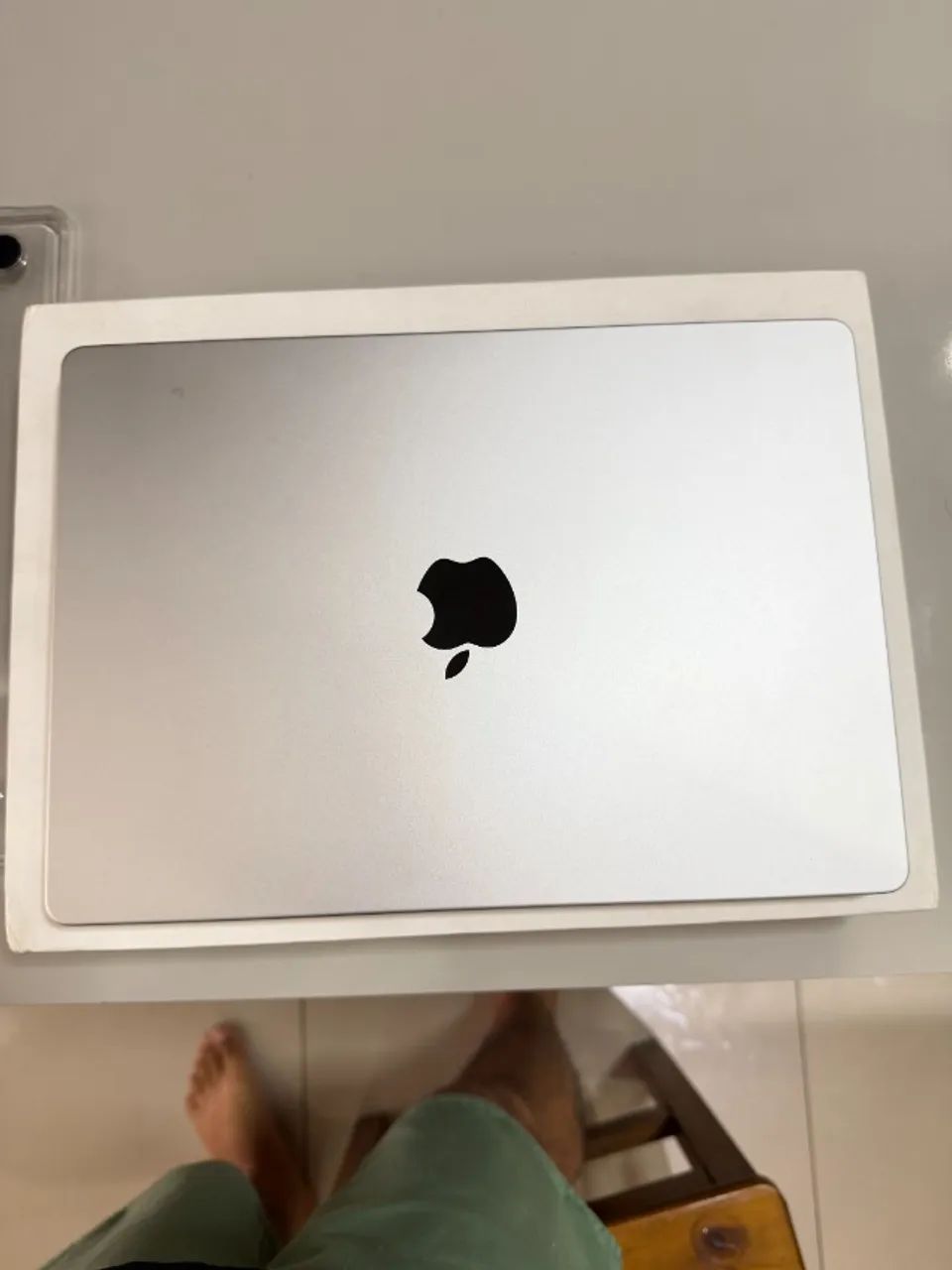 Macbook pro M1, 32gb de ram, 512 de armazenamento, 14 polegadas, tem caixa