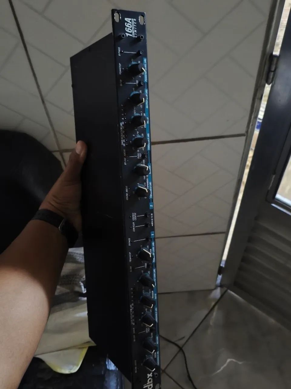 dbx 166A