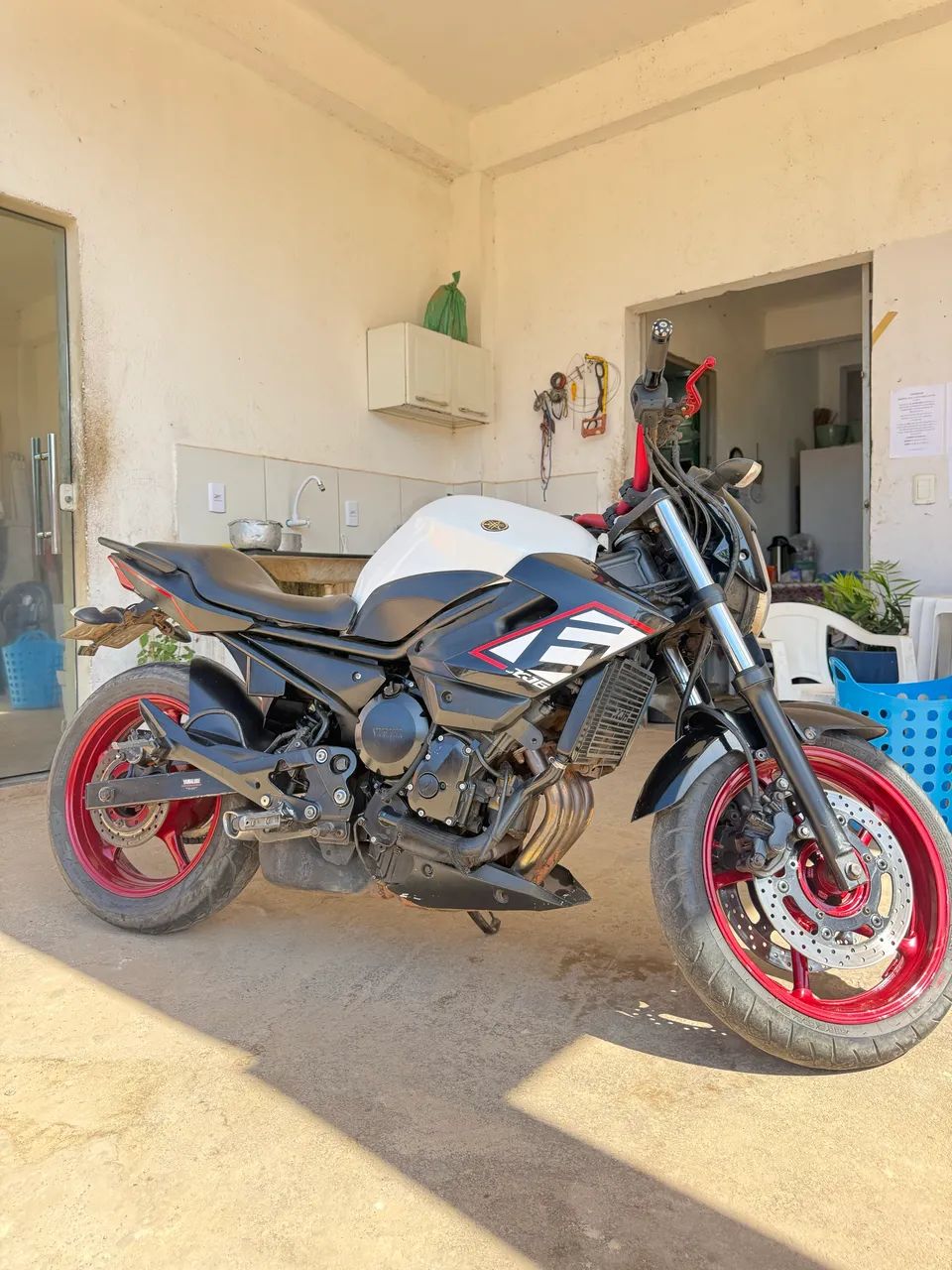 XJ6n 600cc 2013 - Foto 4