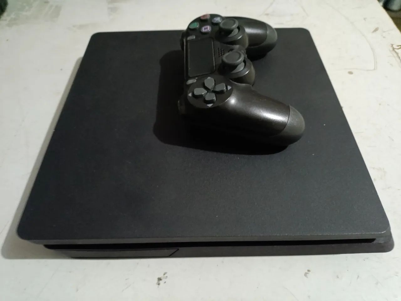 PS4 SLIM 1TB - Foto 2