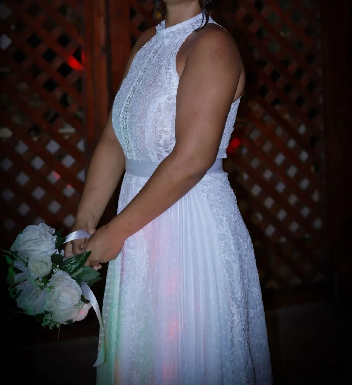 Vestido de noiva (capa e buquê de brinde - Foto 3