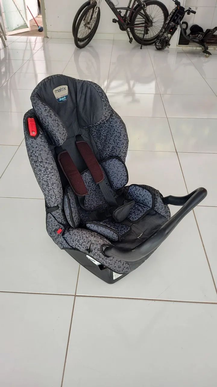 Cadeirinha (assento) infantil para carro + brinde