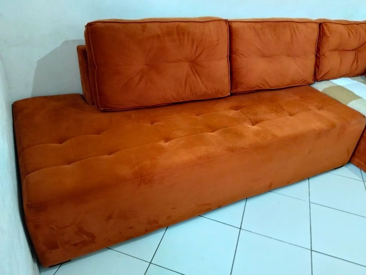 Sofá L, na cor Terracota com almofadas removíveis - Foto 2