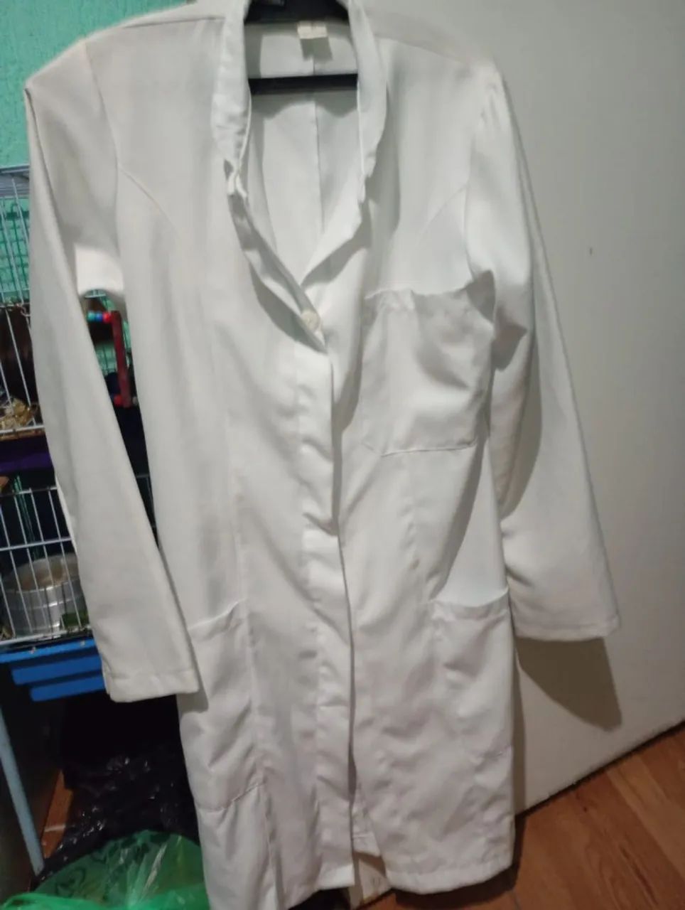 2 jalecos de veterinário ou medico