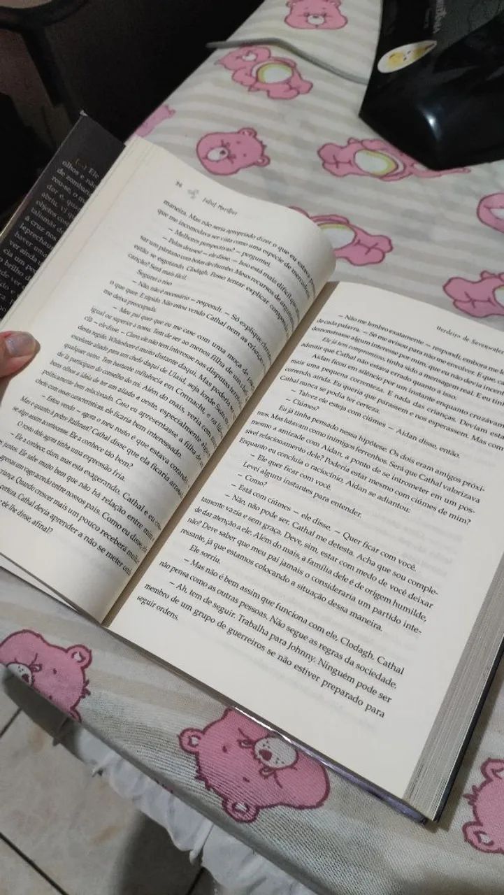 Livros Herdeiro de Sevenwaters e Vidente de Sevenwaters - Foto 4