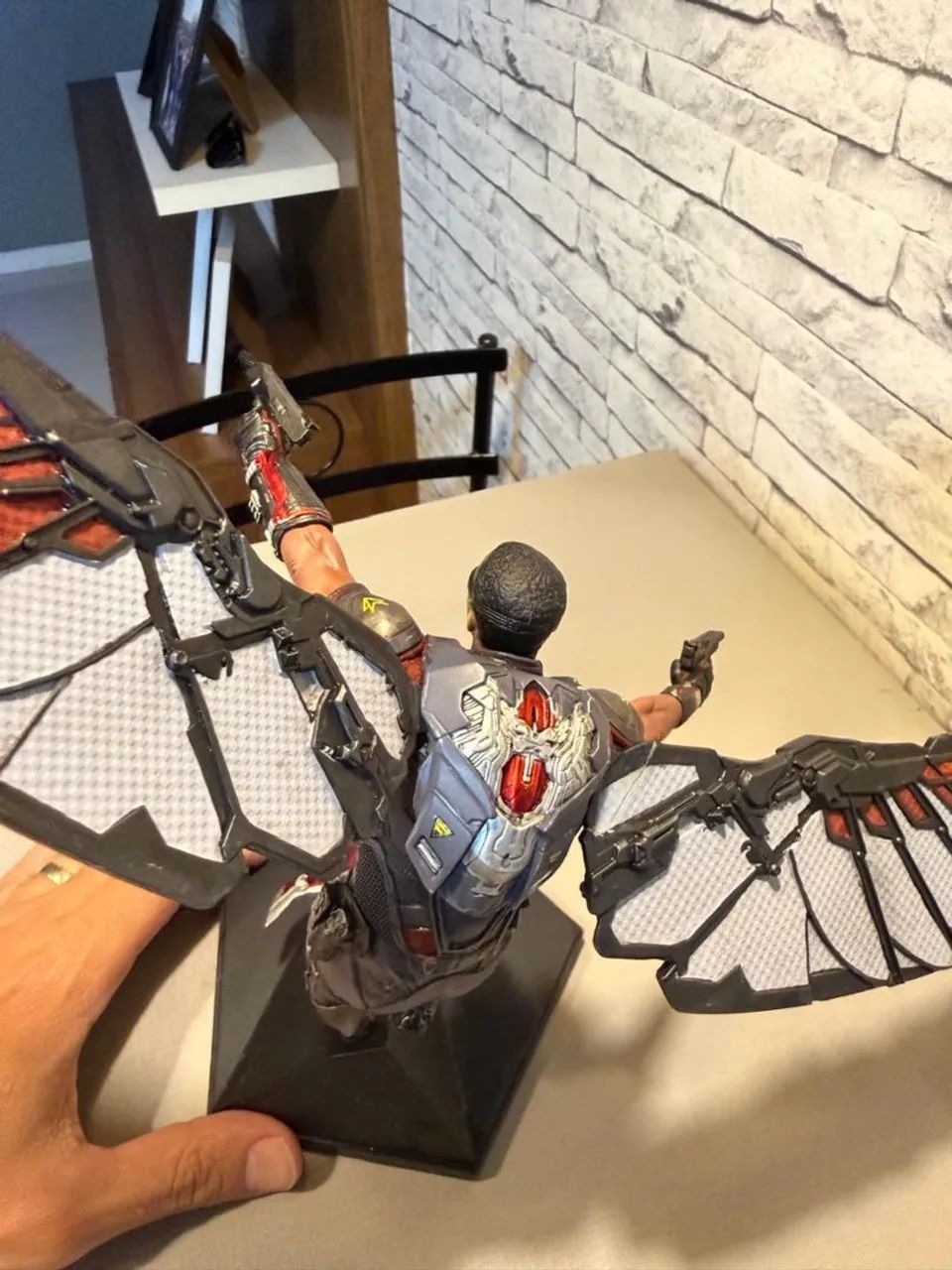 Estátua Falcão Escala 1/10 - Iron Studios Ed Limitada (Usado) - Foto 3