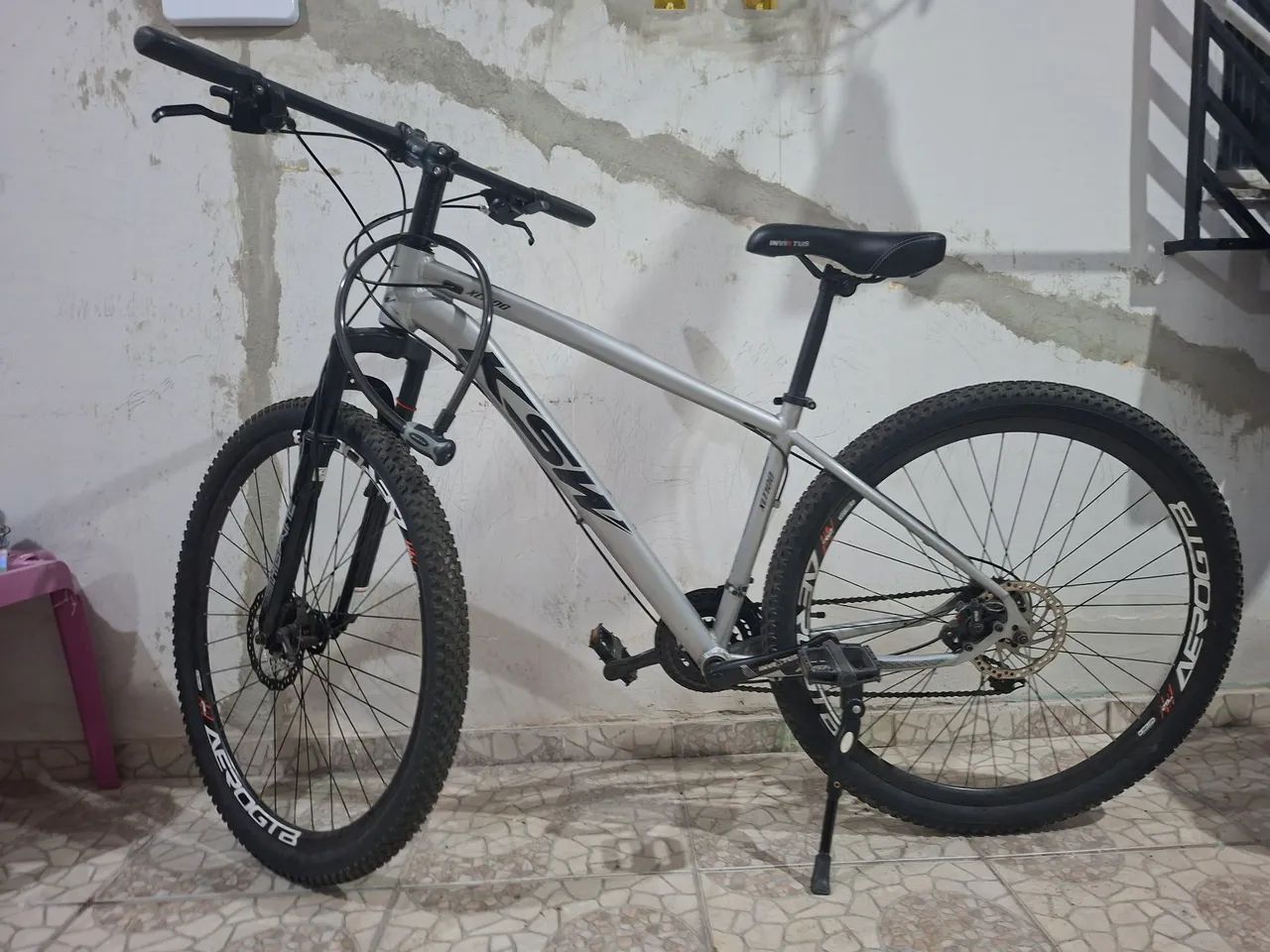 Bicicleta aro 29 KSW prata