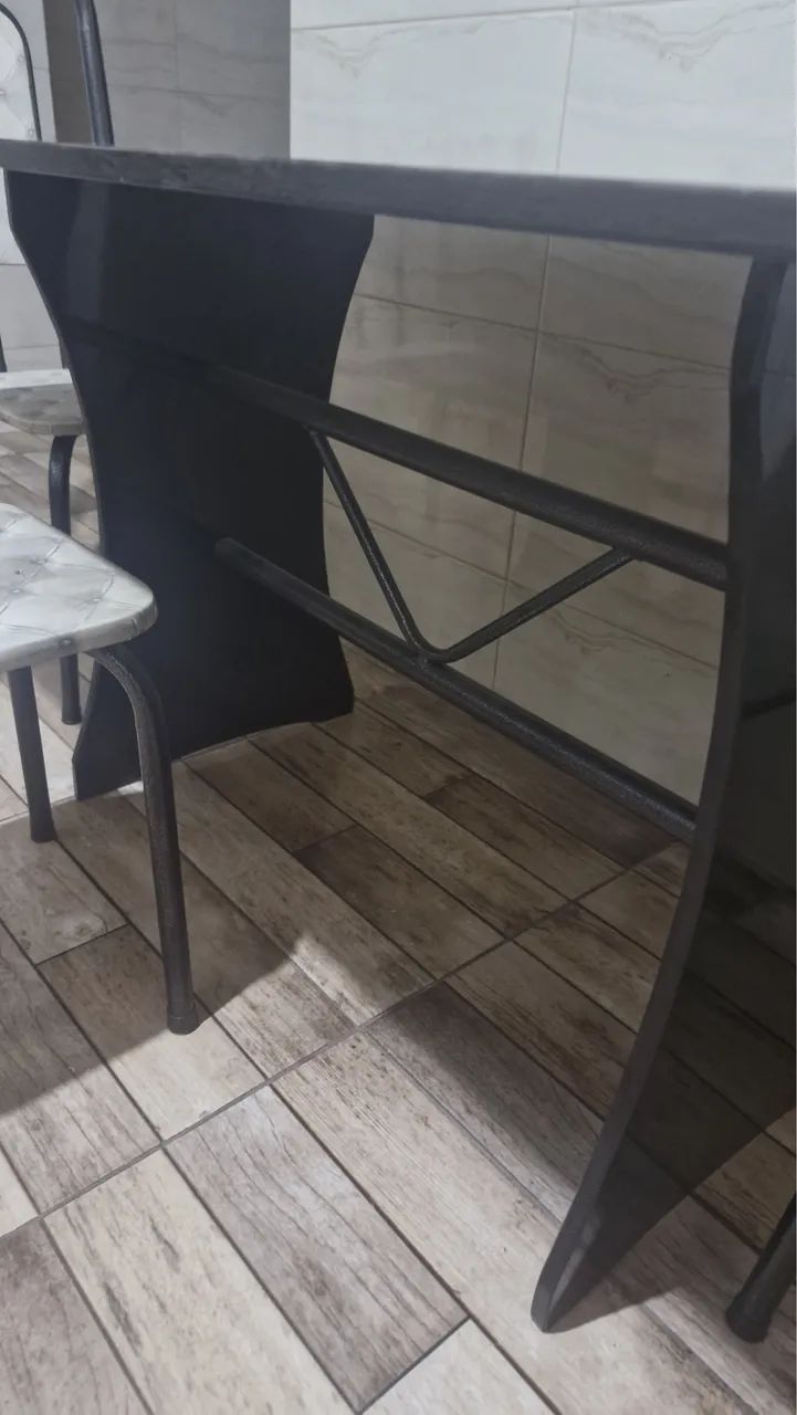 Mesa de granito com 4 cadeiras  - Foto 4
