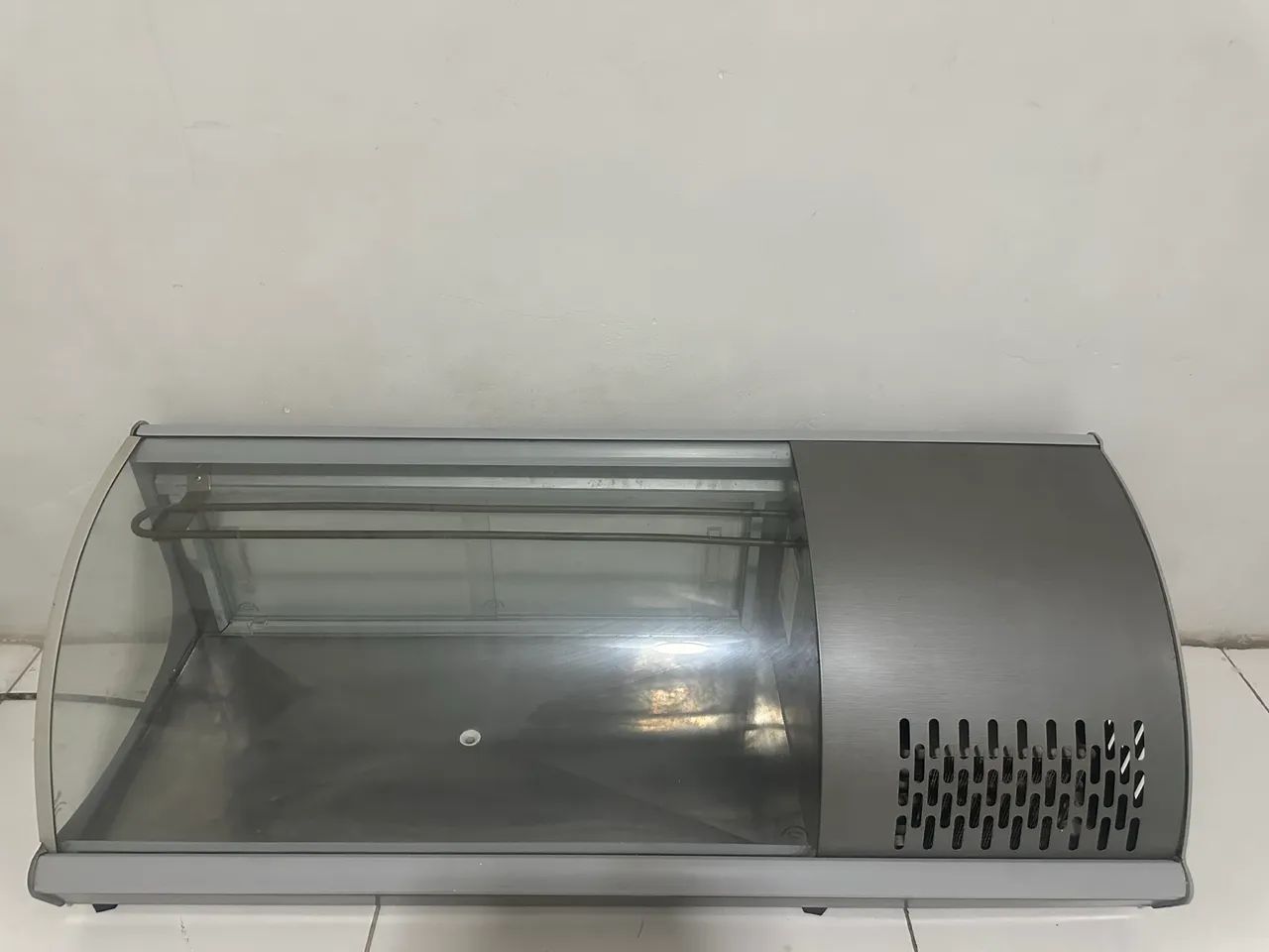 EXPOSITORA REFRIGERADA PARA SUSHI / RESTAURANTE JAPONÊS - 220V - Foto 3