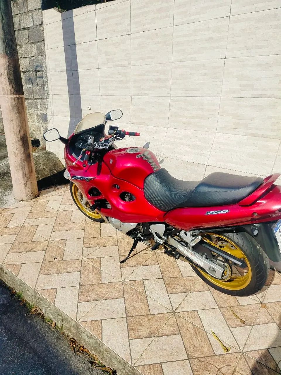 Vendo moto gsx 750f 