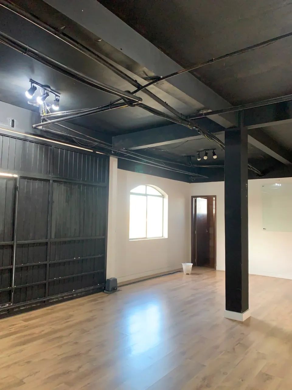 Alugo sala comercial no subsolo com 95 m2  - Foto 3
