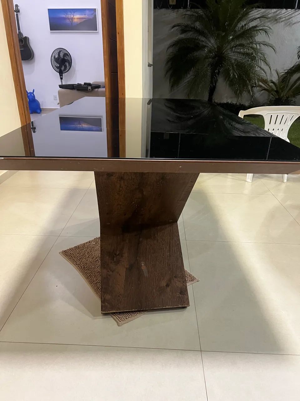 Mesa de MDF tampo de  vidro