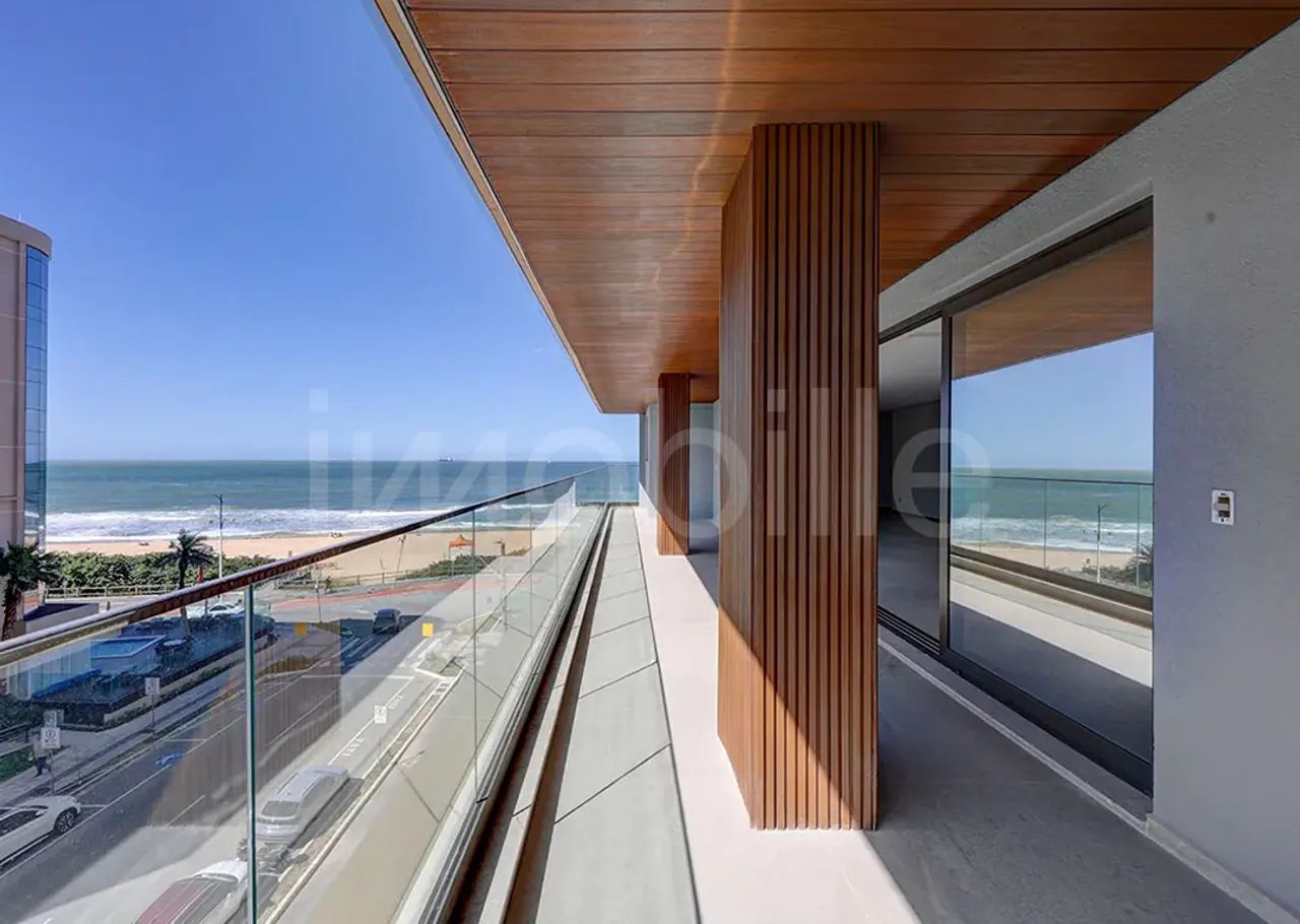 Apartamento no Edificio Brava Dreams na Praia Brava.