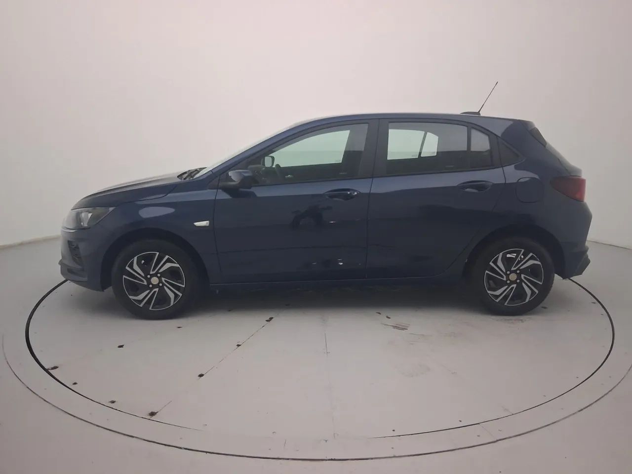 Chevrolet Onix Hatch 1.0 12V Flex Mec. 4P, foto 2 de 18