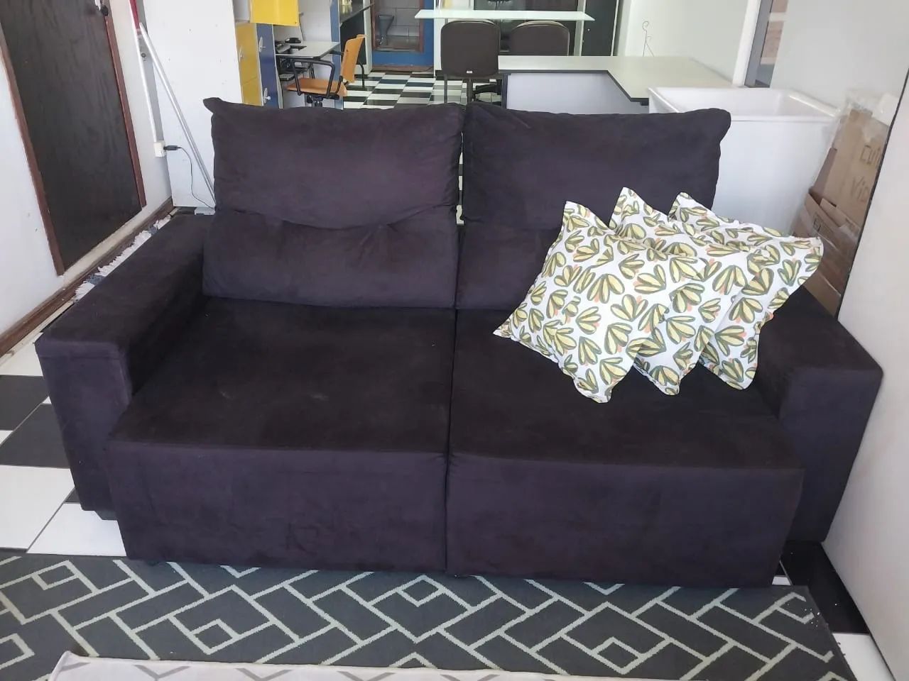 Vendo Sofá, balcão,tapete, tanque e 6 cadeiras  - Foto 4