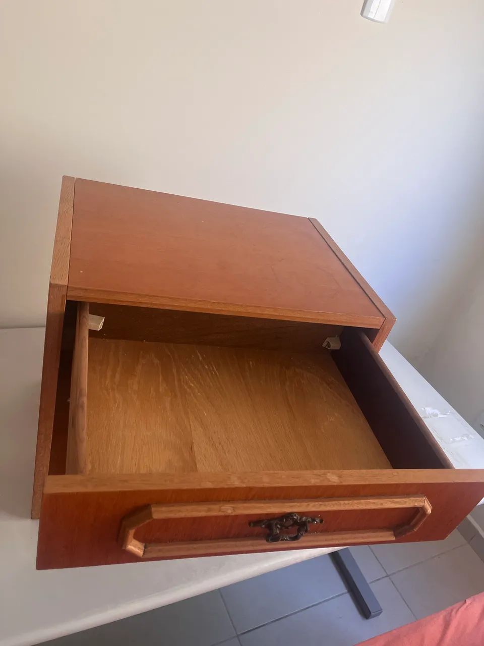 Mesa de cabeceira de madeira - Foto 3