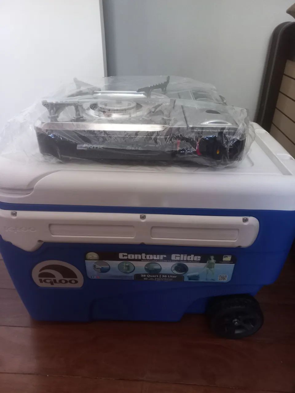 Cooler com Rodas Igloo Contour Glide 38QT - 36L com  brinde - Foto 5