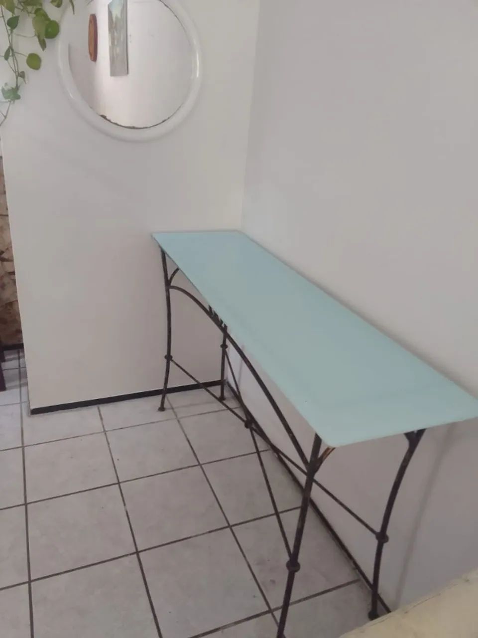 Console de Ferro Forjado com Tampo de Vidro - Excelente Estado - Foto 3
